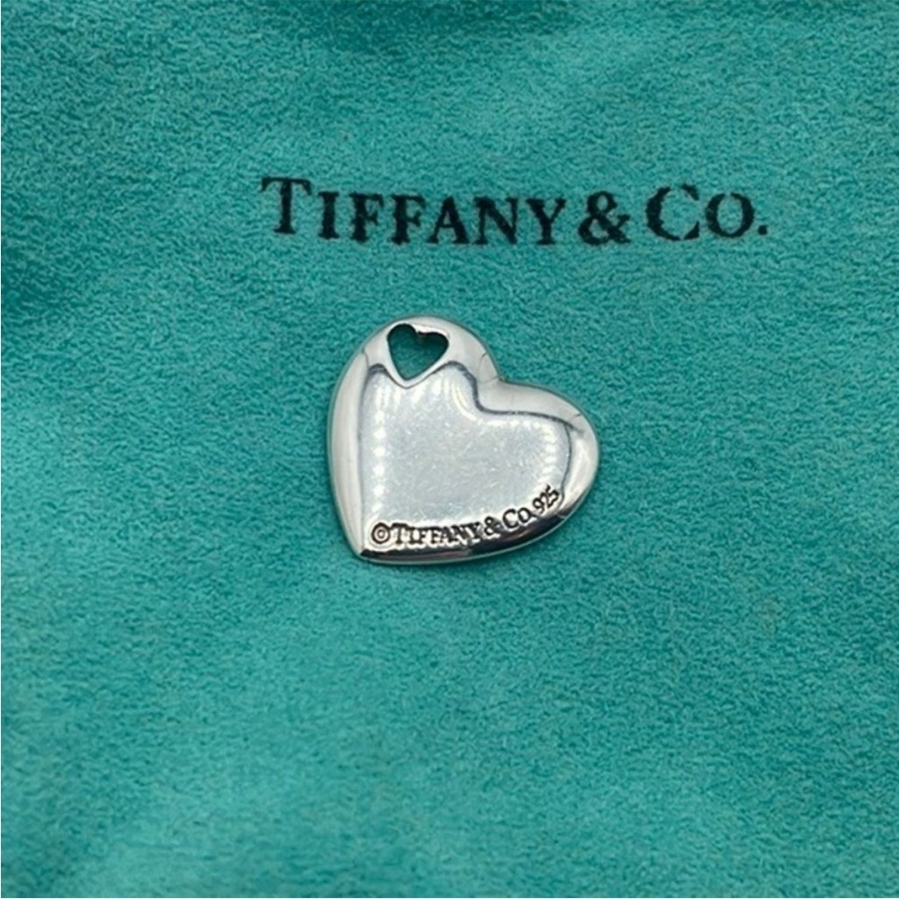 🎁Tiffany & Co Double Stencil Heart Cutout Pendant